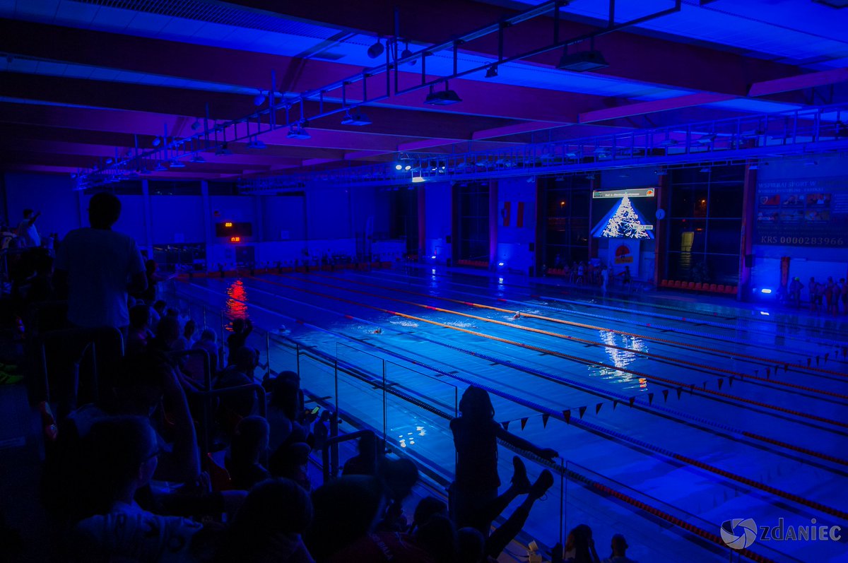 Miasto_Gliwice's tweet image. To był wodny show! Światło, dźwięk i ponad 320 pływaków na #Olimpijczyk podczas #Gliwice NIGHT AND LIGHTS SWIM