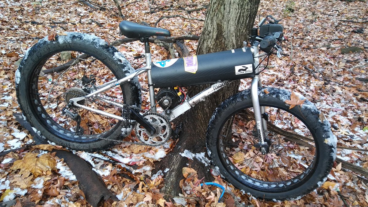 No bluetooth, no computer. Just a voltimeter and that big motor. Keep your #electricbike simple, fast, and durable (repairable).