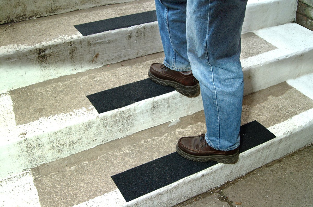 Накладки на ступени антискольжения. Противоскользящие накладки на мраморные плиты. Противоскользящие ступени с3. Резиновая ступень "проступь" ecostep 20 мм. Резиновое антискользящее покрытие на ступени крыльца.
