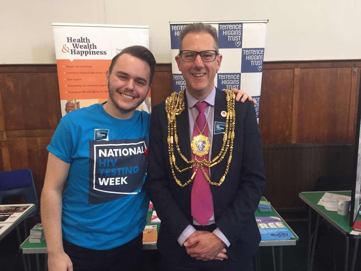 THTorguk's tweet image. Here's Jeremy, one of our volunteers, with Mayor of Brighton and Hove City Council, Pete West, supporting #HIVTestingWeek #ImTesting