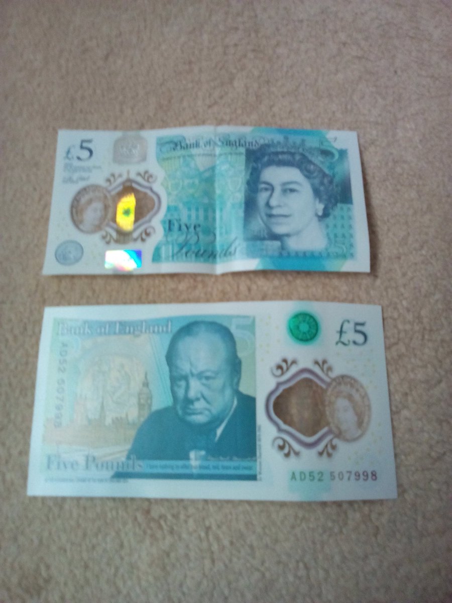 zexplorations's tweet photo. My first polymer £5 notes. Got used to them in #Canada so don't find it weird. #new5poundnote https://t.co/qWi3SmXO1A