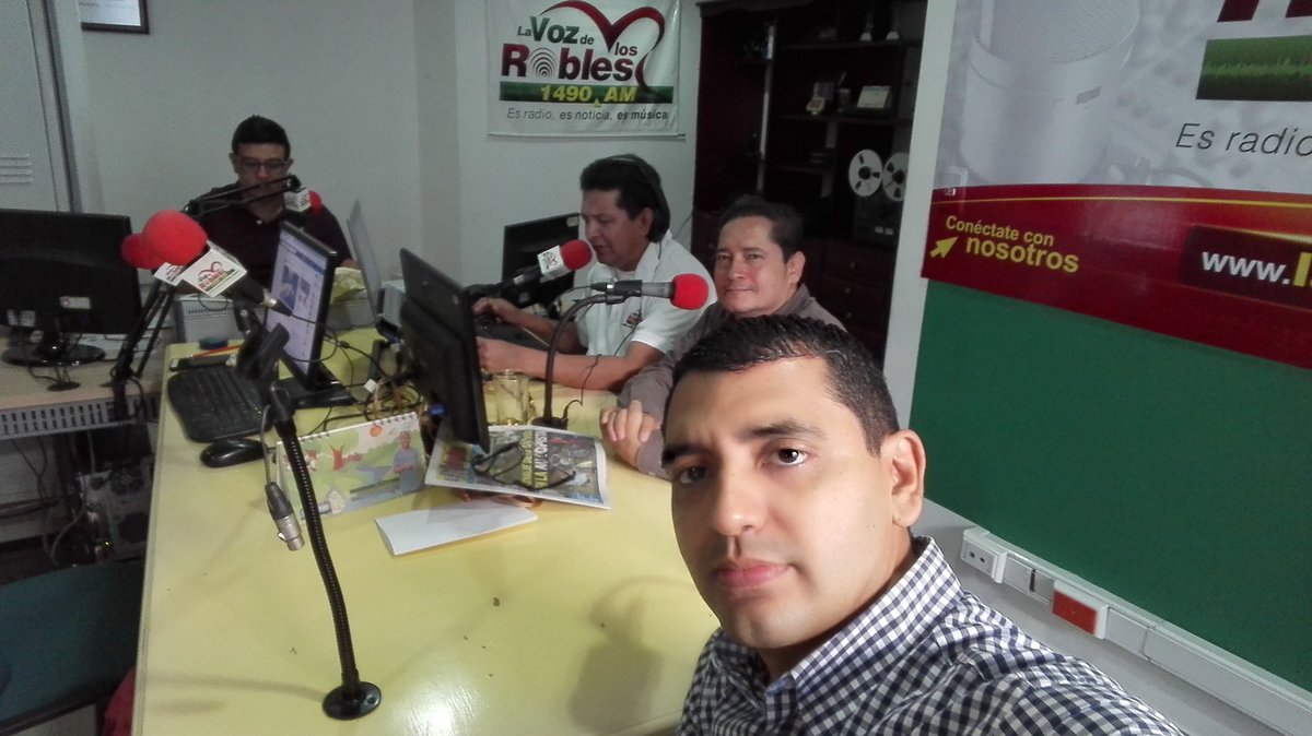 alexricand's tweet photo. Recorremos emisoras centro del Valle para hablar de #CD2016 e invitar a todos a participar de este importante evento https://t.co/P7nJs7t3da https://t.co/mbeBYMqtHC