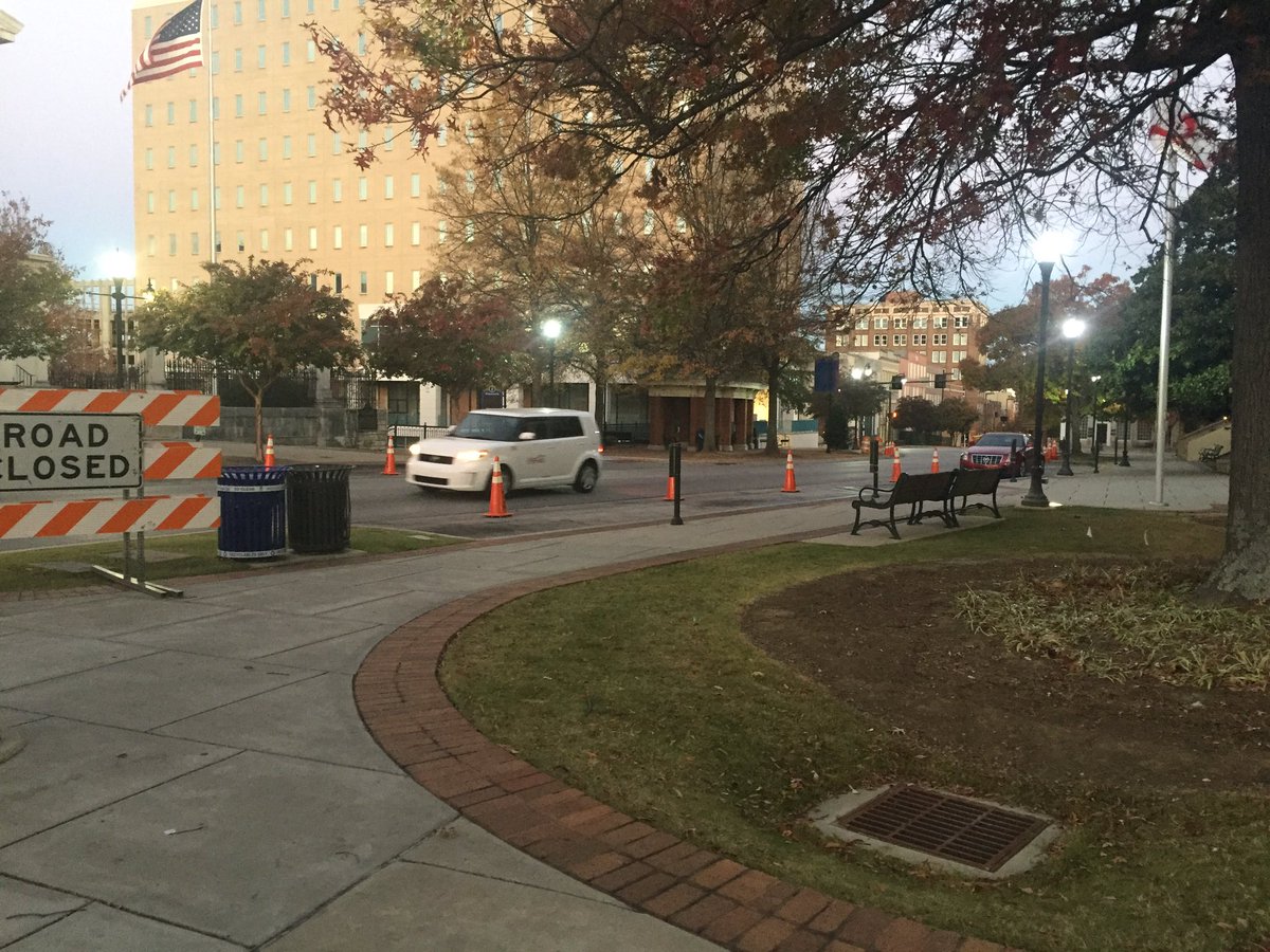 HAPPENING THIS AM: One Table Thanksgiving potluck hosted by <a href="/causewayHSV/">causeway huntsville</a>! I'll explain on <a href="/whnt/">News 19</a> This Morning in 5 min 😊