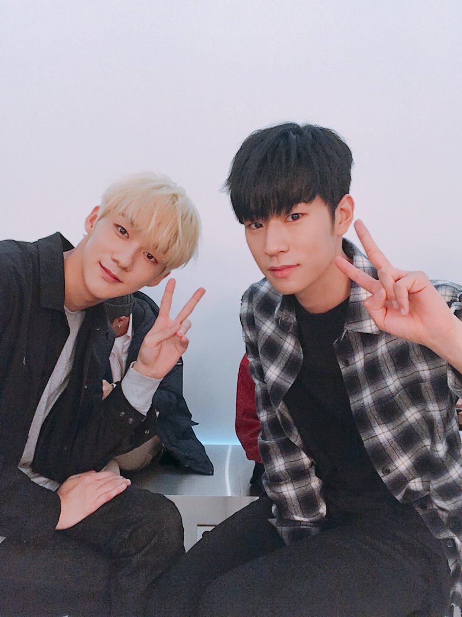 KNKOfficial220's tweet photo. [승준] 룸메랑
#크나큰 #승준 https://t.co/h5n4zFdjI9