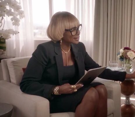 SKEJayRogers's tweet photo. Ladies, it's almost 8 am which means ya bff is about to get off of her overnight CNA job. Get outta her man's bed. Protect ya friendship. https://t.co/xACAeKaufw