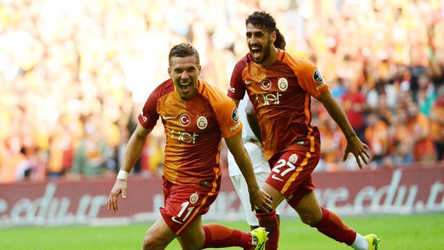 HabereTercuman's tweet photo. Galatasaray’da deprem! 9 aydır #ücret…. https://t.co/vpyhQVHbGy https://t.co/hJQzL7W7Ww