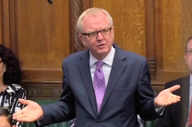 TheDDMovement's tweet photo. 'Remain' Dudley North Labour MP @IanAustinMP Dudley voted 67.6% in favour of Leave  #DrainTheUKSwamp https://t.co/uyiEvmRv1Y #BlackFriday