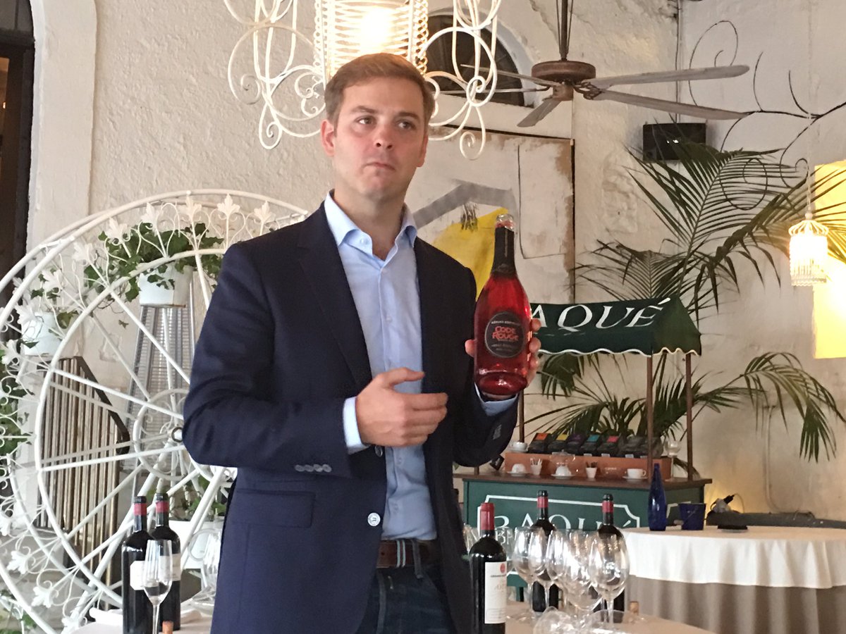 marbellaconfi's tweet photo. Con @aitorperurena en su templo #gastro @1870Restaurante presentando los vinos franceses de @GBvins  #Marbella https://t.co/MJpGs6SXLc
