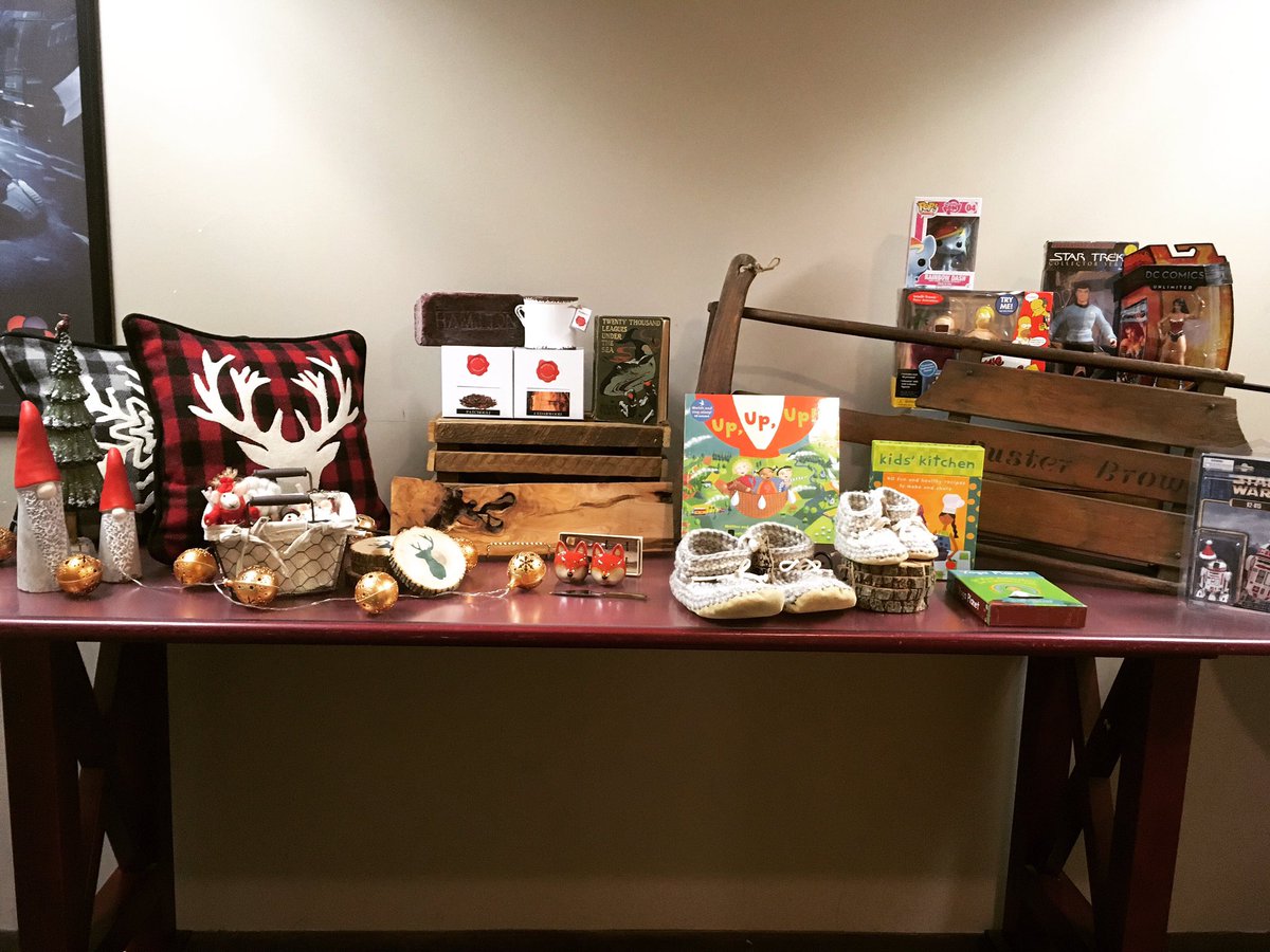 OttawaStBIA's tweet image. We were live on @CHCHTV this morning! @RememberWhenAE @AntiquesUnlockd @ThePaintBench @WickdWax @bhtoys @barefoot_babies @FabriclandDistr