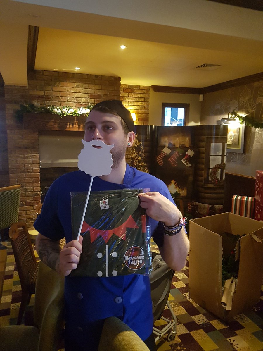 It's beginning to look a lot like Christmas <a href="/WeAreSUGM/">WeAreSUGM</a> <a href="/MikeIrving99/">Mike Irving</a> <a href="/seanquirke1888/">Sean Quirke</a> <a href="/amylou8725/">Amy</a>