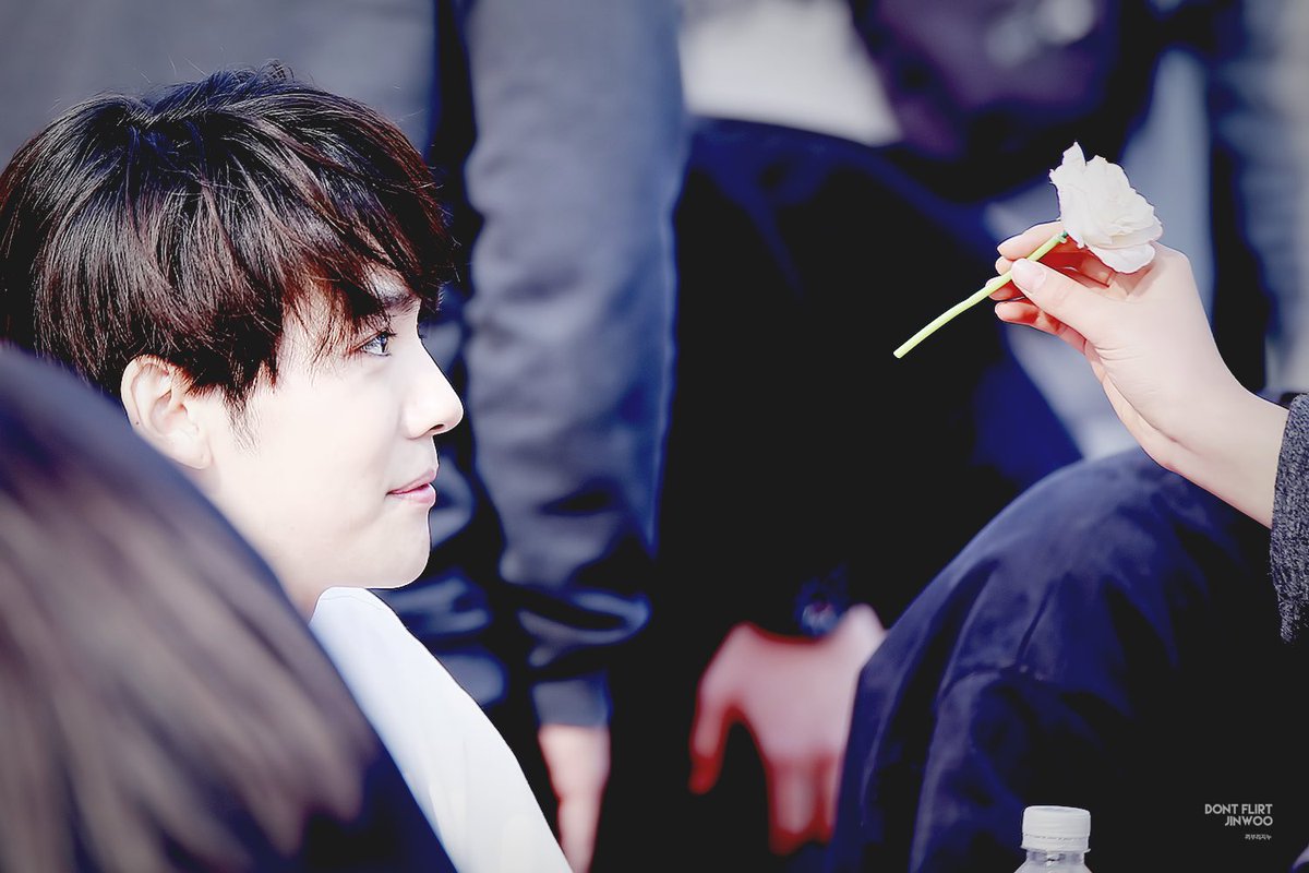 너의 장미꽃이 그토록 소중한 것은
그 꽃을 위해 네가 공들인 그 시간 때문이야.

/ 어린왕자