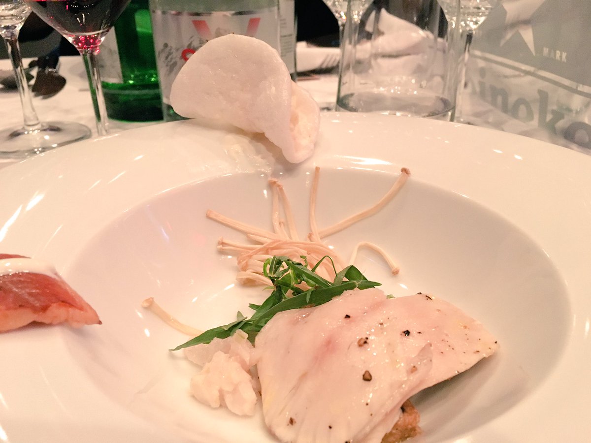localch's tweet photo. Zweite Vorspeise: King Fish gegart am Tisch aufgegossen #bosg2016 #localgastro https://t.co/0sSMPnf14t
