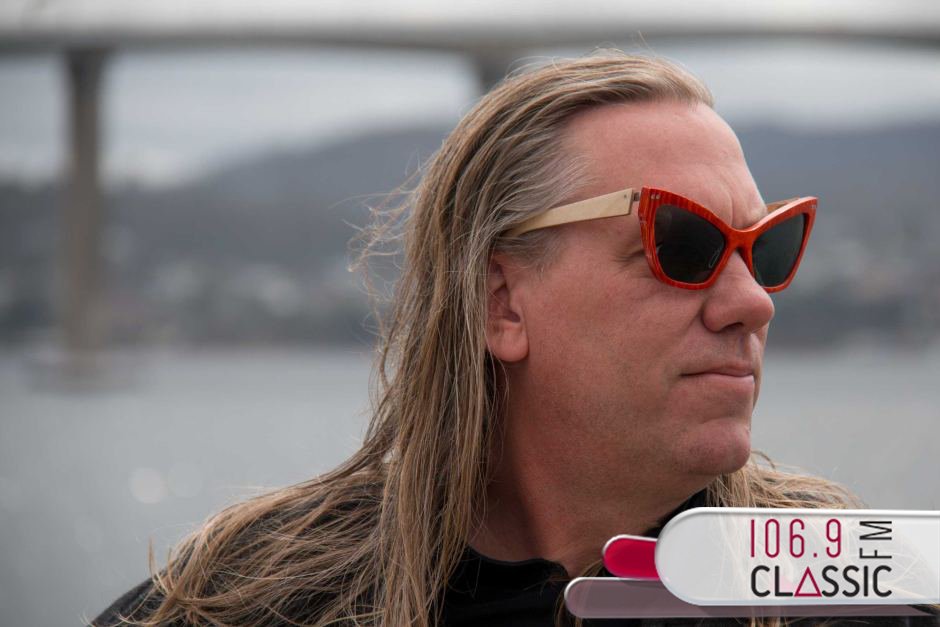 Classic1069fm's tweet photo. #ClassicFACT 
En 1960 llega al mundo Brian Ritchie bajista del grupo alternativo "Violent
Femmes".
#ConectandoCadaÉpocaConTuÉpoca https://t.co/mHtoPAamMD