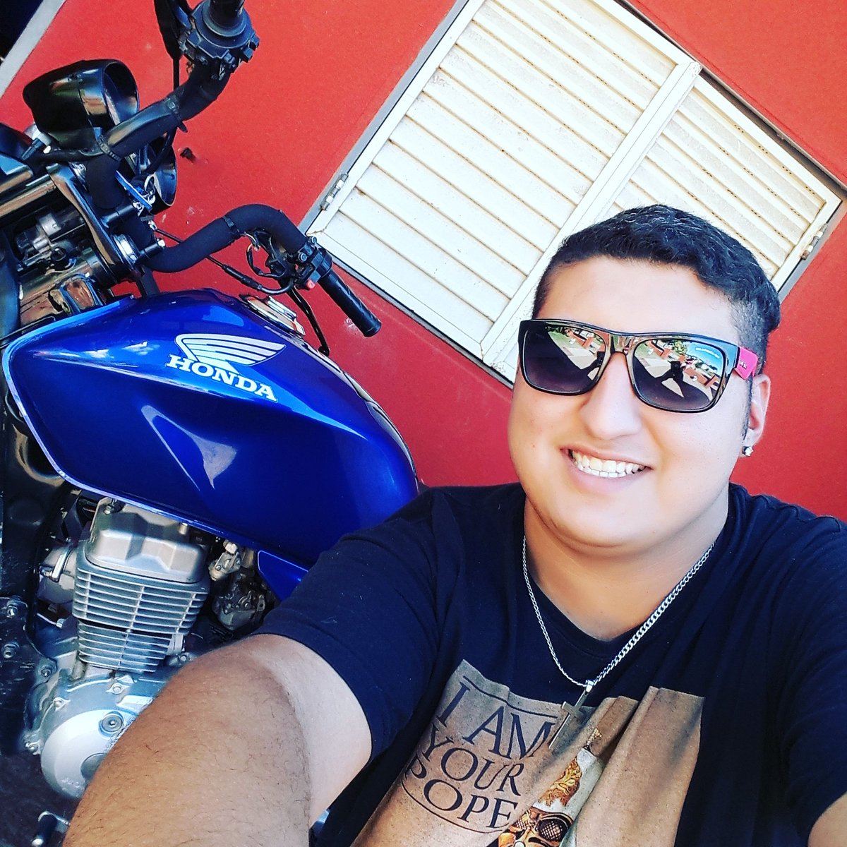 Leoodiiaz322's tweet photo. Tranki donde nadie sabe dijo el amigoo!! ;)
#honda #solcitoo #gafaas https://t.co/WcRI9iM6ri