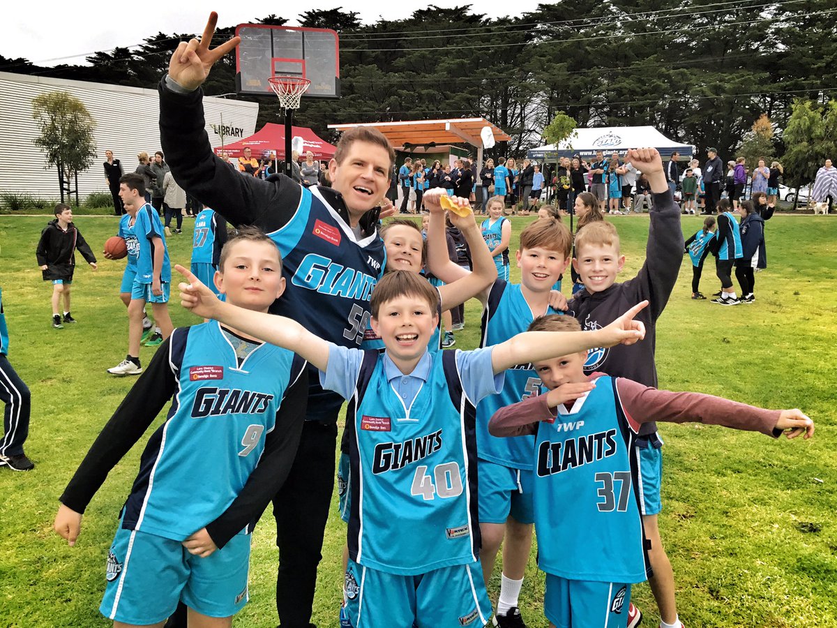 pdwnews's tweet image. #SunriseTeam weather : #sammac live from #Lara Victoria .... #SlamMac ... newest sharp shooter for the #laragiants  #3pts