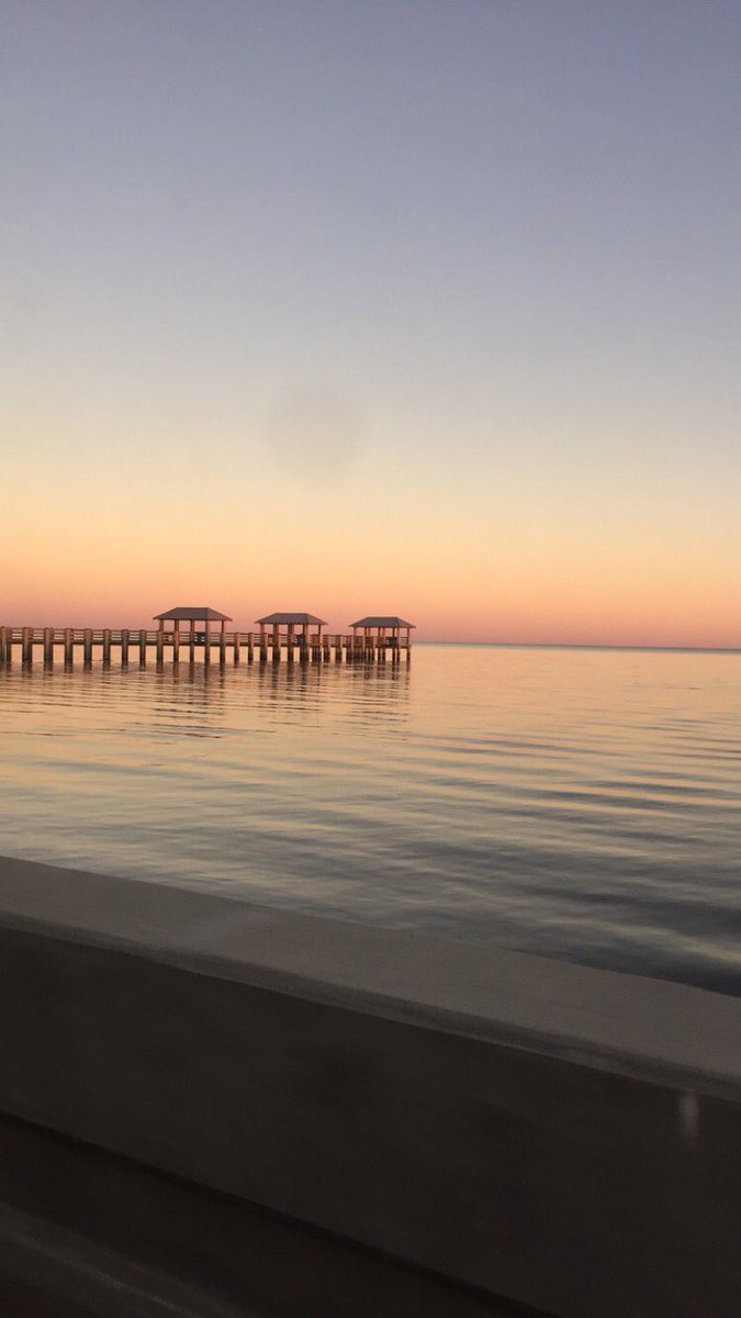 miahgreen3's tweet photo. the coast is honestly so pretty https://t.co/ejcH8qTKWa