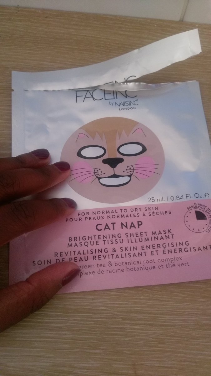 Gingin24's tweet photo. Nails done 💅 @Debenhams #mcr now wearing the most awesome face mask ever @nailsinc #beauty #workhard #relaxcompletely #mondaymotivation https://t.co/5kaFKgfv4U