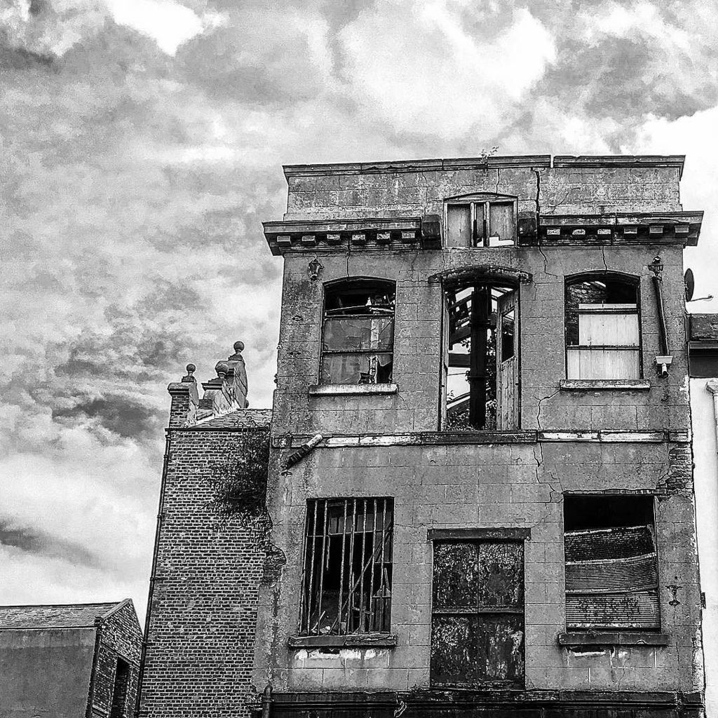 NathamKirkham's tweet image. #derelict #warehouse #liverpool #docks #sky #clouds