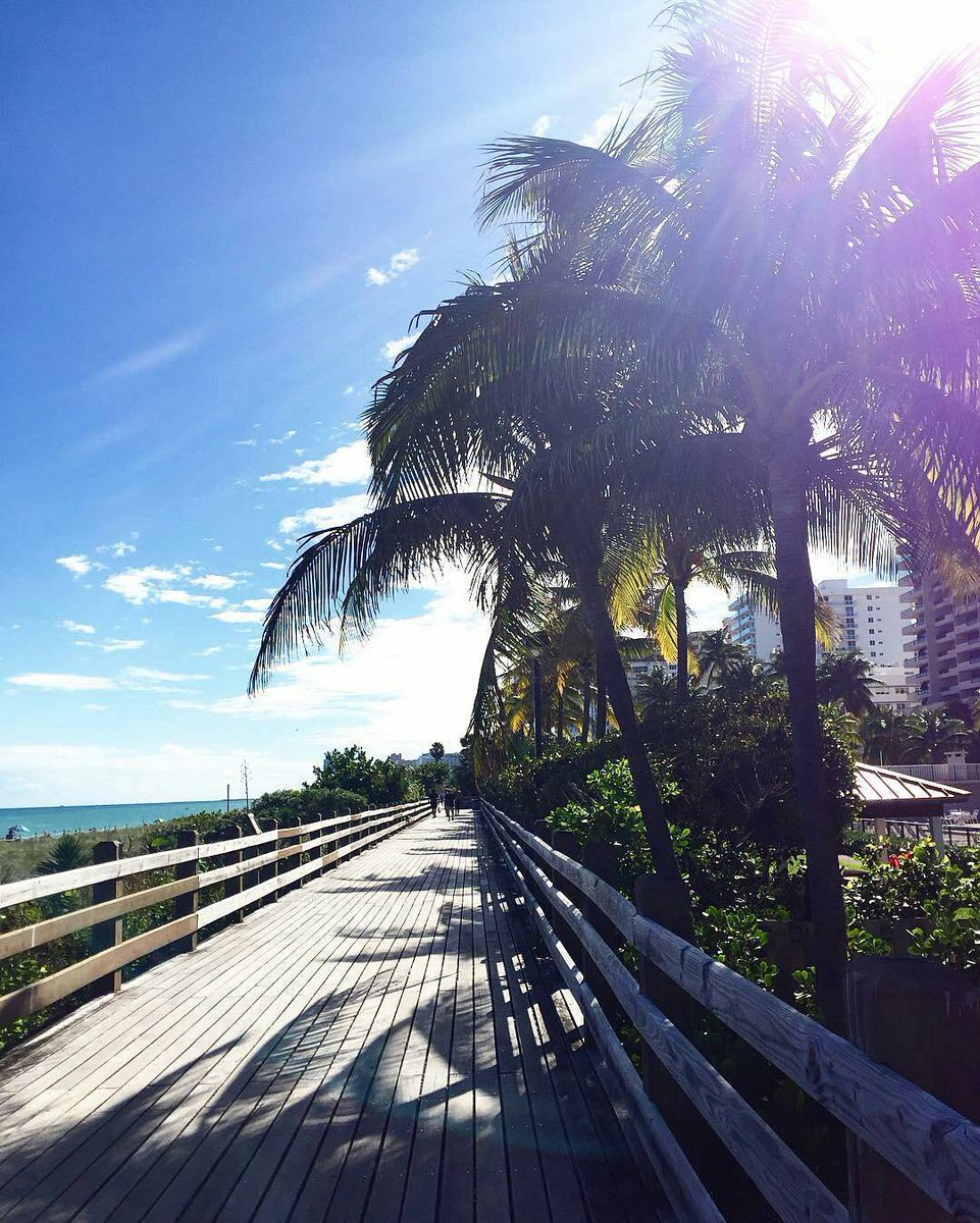Our #MondayBlues are the #SouthBeach hues ;) Need a ride? #ZabCab