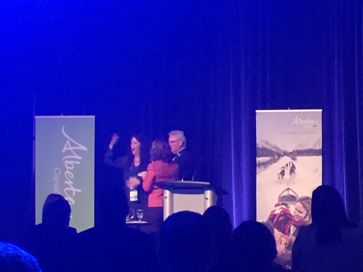 meetingofDMOS's tweet image. Shout out to our own Executive @KCameronNL  for winning Inspiration supplier of the year #PCMACIC16  Congratulations #eventprofs