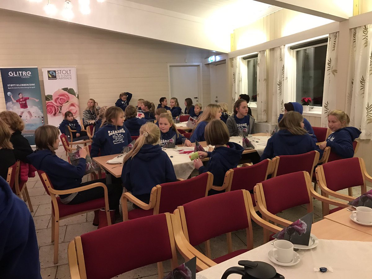 Sjåbagos venter på utdeling av #lierstøtten #lier #lierkommune #usbl <a href="/GlitreEnergi/">Glitre Energi</a> <a href="/MesterGronn/">Mester Grønn</a> <a href="/Lierposten/">Lierposten</a> <a href="/lierkommune/">Lier kommune</a>