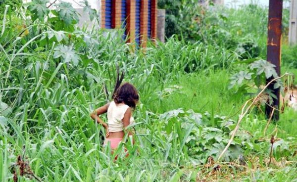 Niñas cambian "favores" sexuales por comida. 