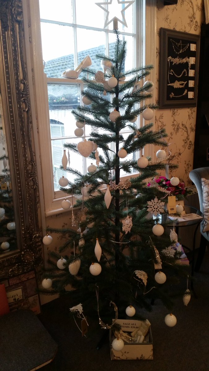 Christmas came to The Ivory Wardrobe #tiaratree