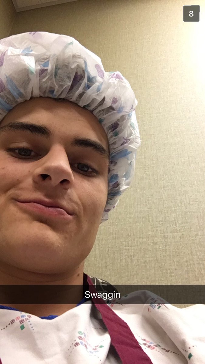 JesseJara2's tweet photo. Prayers to the homie on his surgery today 🙏🏽 @daltonschreiner https://t.co/vojNeVelNv