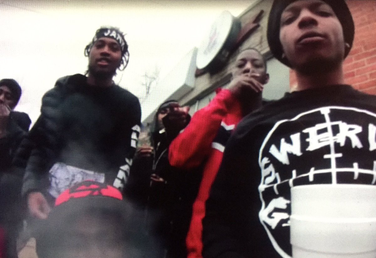 CoppFloss's tweet photo. Free my guys #Rushtown https://t.co/ReUKptaok6