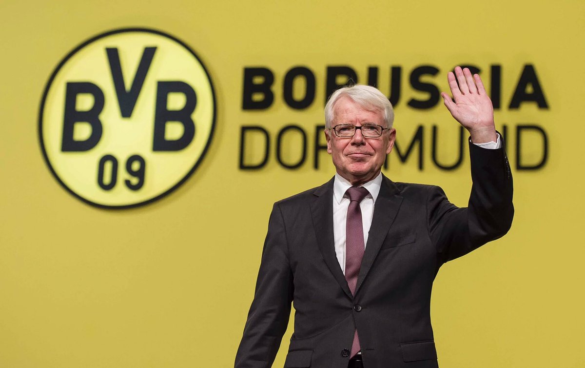 rucola09's tweet photo. 19:09 🐝💜🎉 #bvb #hejabvb #mv2016 https://t.co/u8paWwEgVL