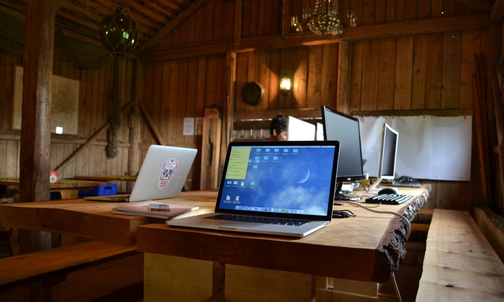 jcodigi's tweet image. How to survive the dark winter  – store up as much happy sunshine to last you until next spring! #video #codecabin  jco.fi/code-cabin/