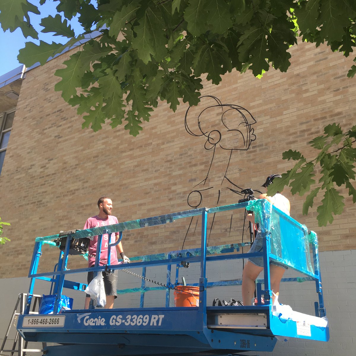 One way to keep track of street art when they're so big - sketch an outline to start 😎

Many thanks to <a href="/alexandreketo/">Alexndre Keto</a>  !!