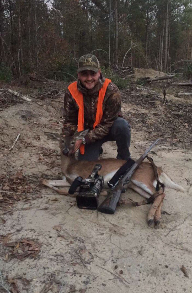 TeamSmoke_a_doe's tweet image. This guy Finlay right here came all the way from England to bust a Georgia certified Sookie Mama! #TeamSmokeadoe got it all on camera!
