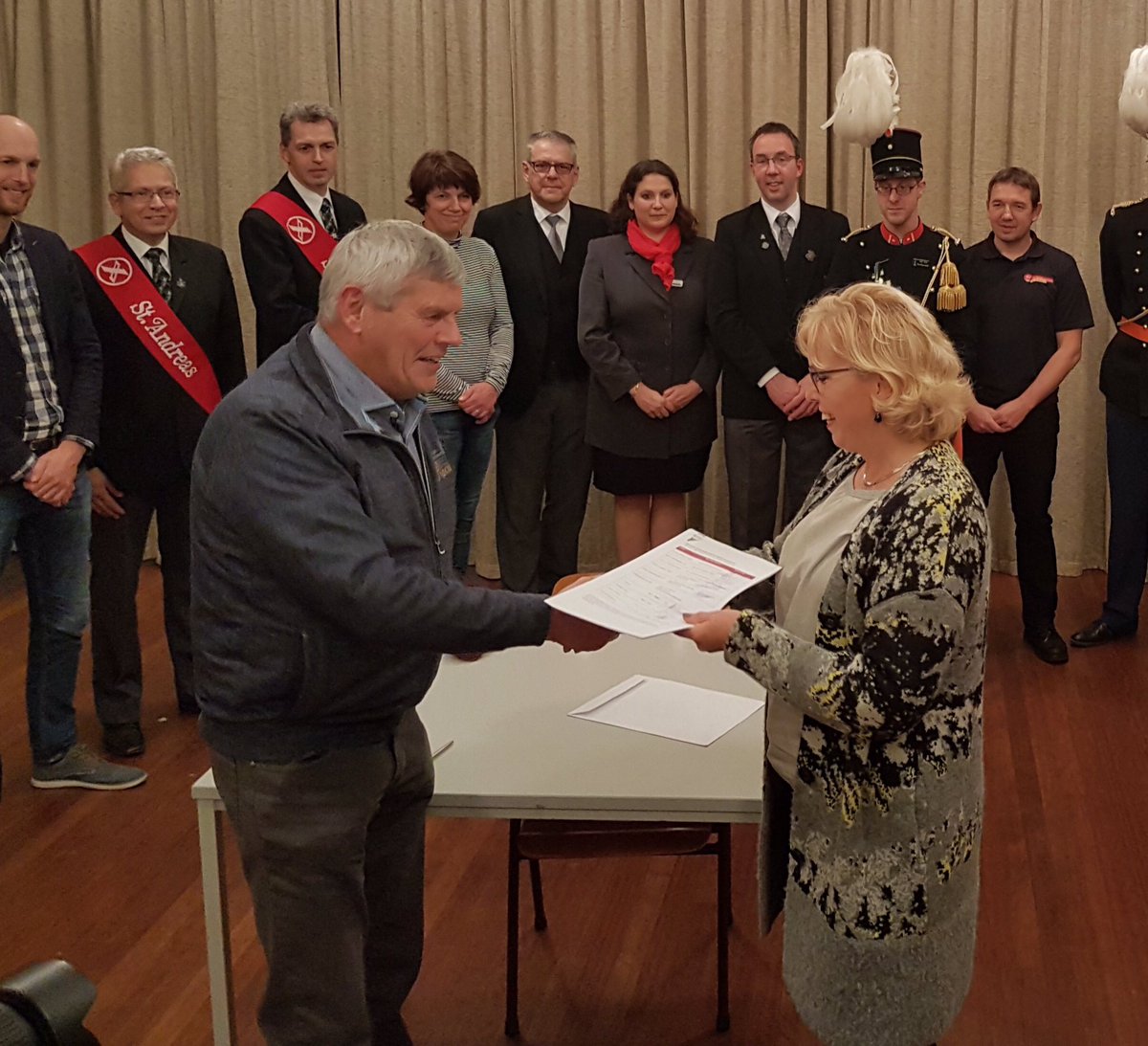 anjavannorel's tweet photo. Geweldig resultaat! 9 handtekeningen in ontvangst genomen van #schutterijen en #horeca. Stap naar gezamenlijke pilot https://t.co/vJ58WoYplV