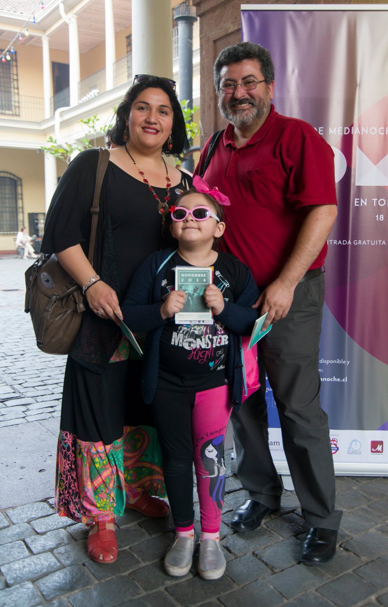 mhnchile's tweet photo. [GALERÍA FOTOGRÁFICA] revive la gran jornada de @museomedianoche en nuestro #museo #patrimonio #historia https://t.co/T7dT0qeaoD  #MDMN2016 https://t.co/6WXi6xvE94