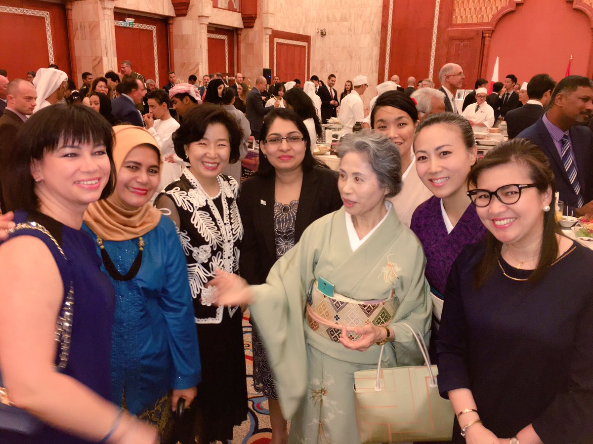 #PhAmbassadorSpouse #YokoRamos with the #DiplomaticSpouses for 83rdBirthday of #EmperorAkihito at @InterContiAD #inAbuDhabi #UAE