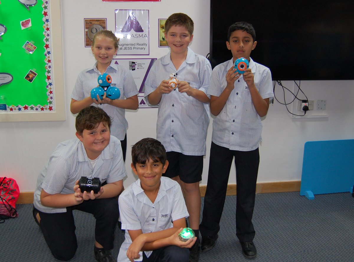 JESSICTDept's tweet image. @JESSPrimary Digital Leaders busy creating an e-safety story by programming robotic devices using @tickleapp  #codeyourstory @JESSDigitalUAE