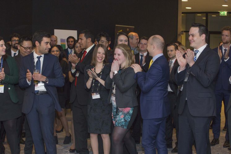 Samantha deed namens NL mee aan Young Tax Professional of the Year #YTPY &amp; won de inclusive leadership award! eybene.smh.re/C3l