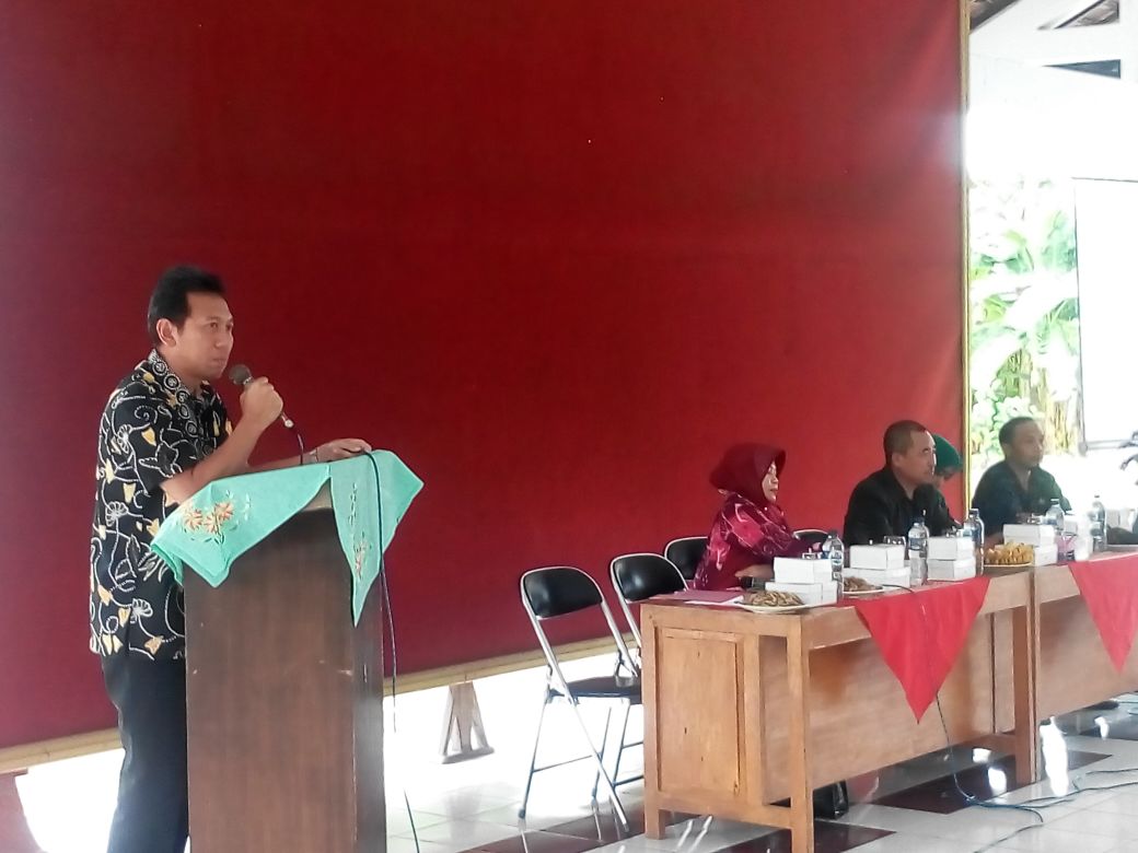 <a href="/KebumenPp/">Satpol. PP Kebumen</a> <a href="/satpolpp_jateng/">SATPOL PP JATENG</a> 
<a href="/humaskebumen/">KEBUMEN TERKINI</a>. Sinergitas Program Unggulan Bupati &amp; Desa, evaluasi APBDes 2016 &amp; RAPBD 2017 di kec.Gombong