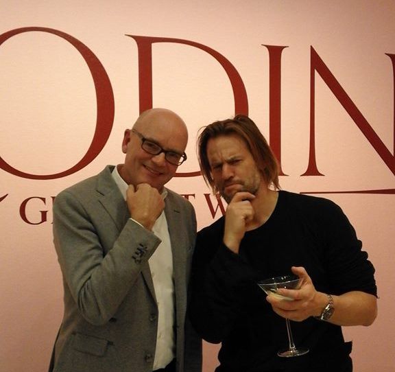 groningermuseum's tweet image. Challenge! Zelfs Jasper Krabbé &amp;amp; Andreas Blühm doen de #thinkingchallenge! Zet jezelf als De Denker op de foto en deel &apos;m met ons.