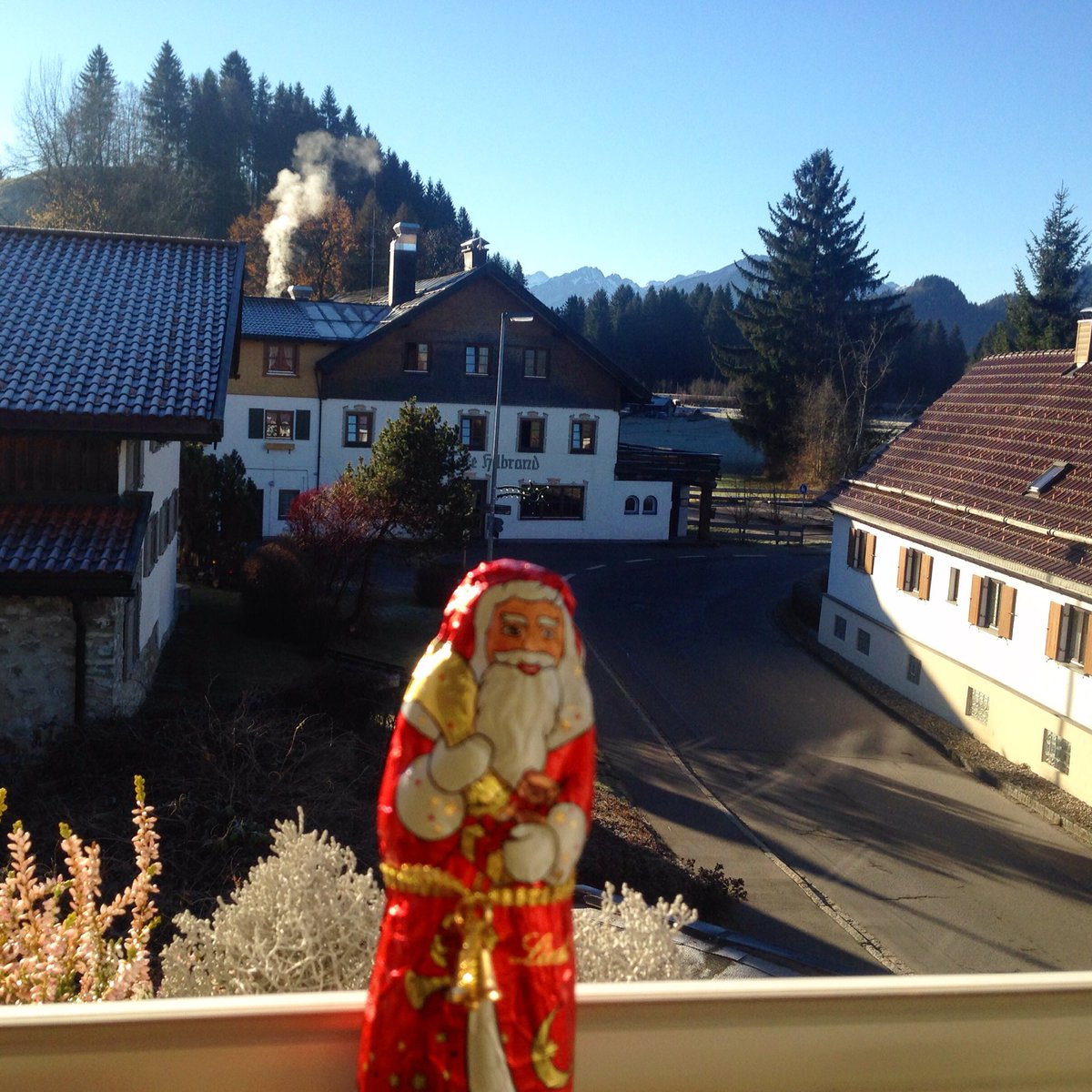 SOAJAZZ's tweet photo. I wish you a happy #Nikolaus!! Cheers from #germany https://t.co/WsTU46F2Te