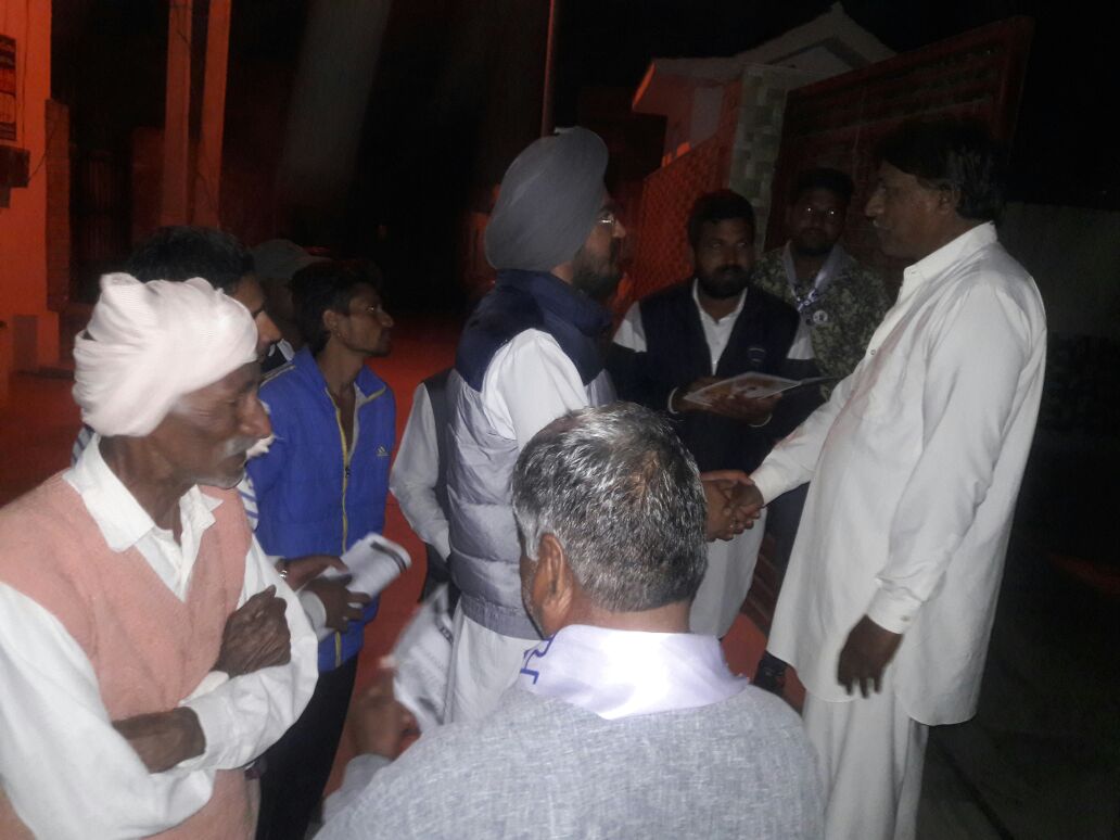 Getting great response from Locals of Fazilka. Door to Door is a real successful Campaign for #AAP