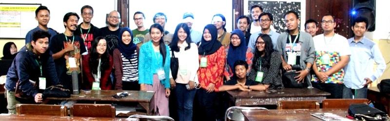 Pegiat pelestarian #pusaka dr bbrp daerah di #Indonesia, usai diskusi dlm gelaran #USF2016 #Semarang pd 3/12/2016 lalu. Salam lestari :)