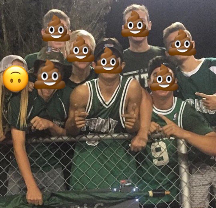 JarettSucks2017's tweet photo. @PHSBadgers17 when you realize your friends are actually fake https://t.co/DU4GOdYv1g