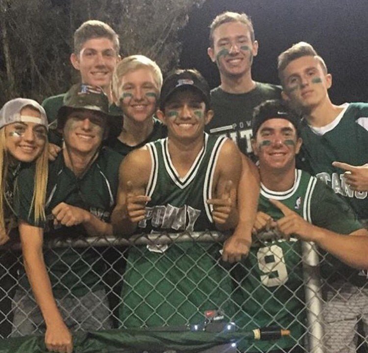 JarettSucks2017's tweet photo. @PHSBadgers17 when you realize your friends are actually fake https://t.co/DU4GOdYv1g