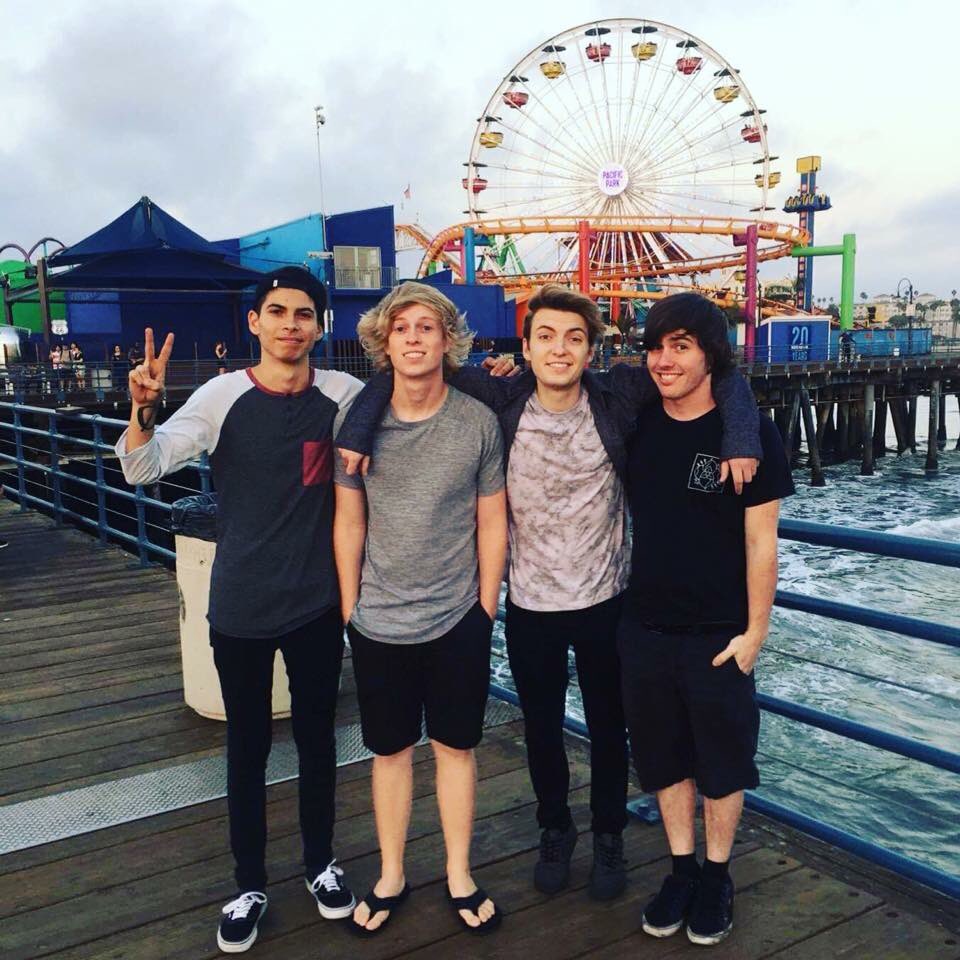 PTPLBand's tweet photo. Being a band goes
Beyond music
Being a band becomes
Being a family
#PTPLfamily https://t.co/zBYRq7Qa4J