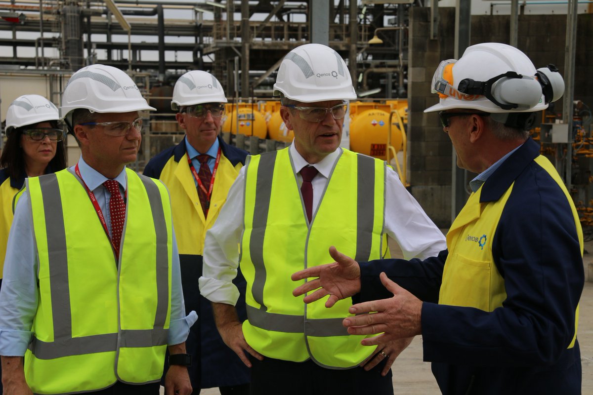 MThistlethwaite's tweet photo. Highlighting the importance of manufacturing jobs with @billshortenmp at #Qenos, Banksmeadow today #auspol https://t.co/VhrIWMUVm3