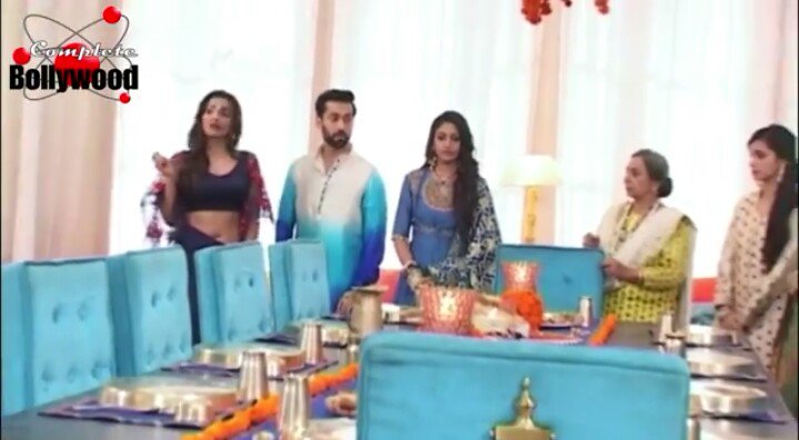ShobsMAdhi's tweet photo. U hve to control urself SSO...we knw you think ur hot...but competition with the dining chair upholstery?!! 😂😂😂#StylingOnPoint #Ishqbaaaz https://t.co/UazqSWA81R