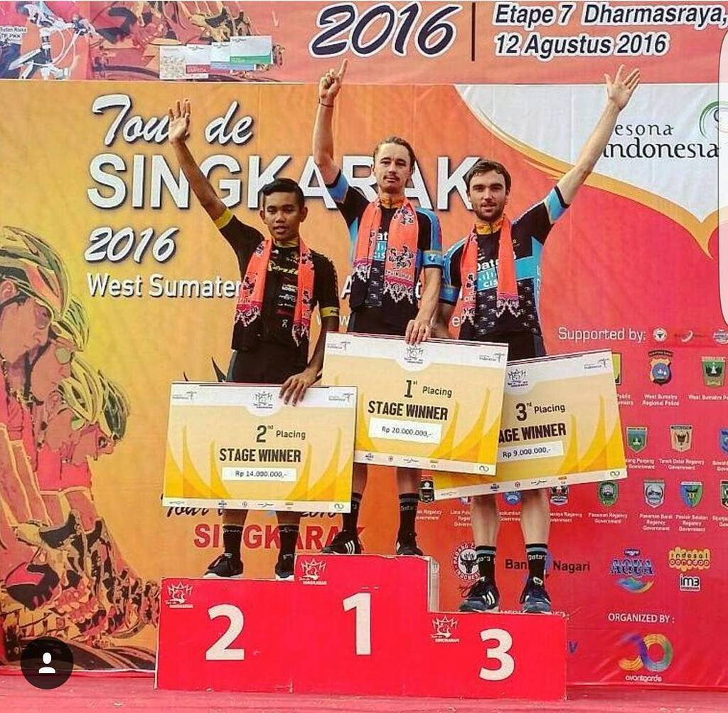 #2016flashback.
Stage 6 of the Tour de Singkarak the team had a plan to put Alex Grunke an… ift.tt/2gKyVkC