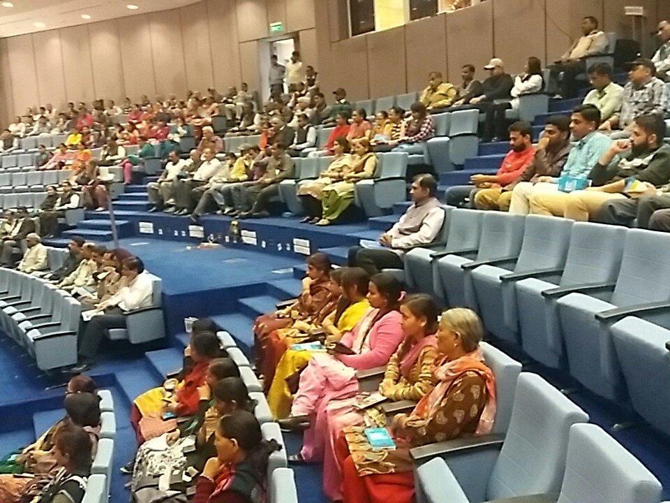 DG_PIB's tweet photo. #PIB Officers at HQ attend the #DigiTutorials session by @NITIAayog, on #DigitalPayments https://t.co/jH3C3cwU3j